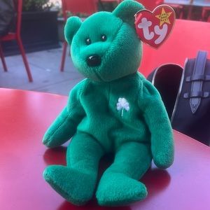 GREEB CLOVER BEANIE BOO